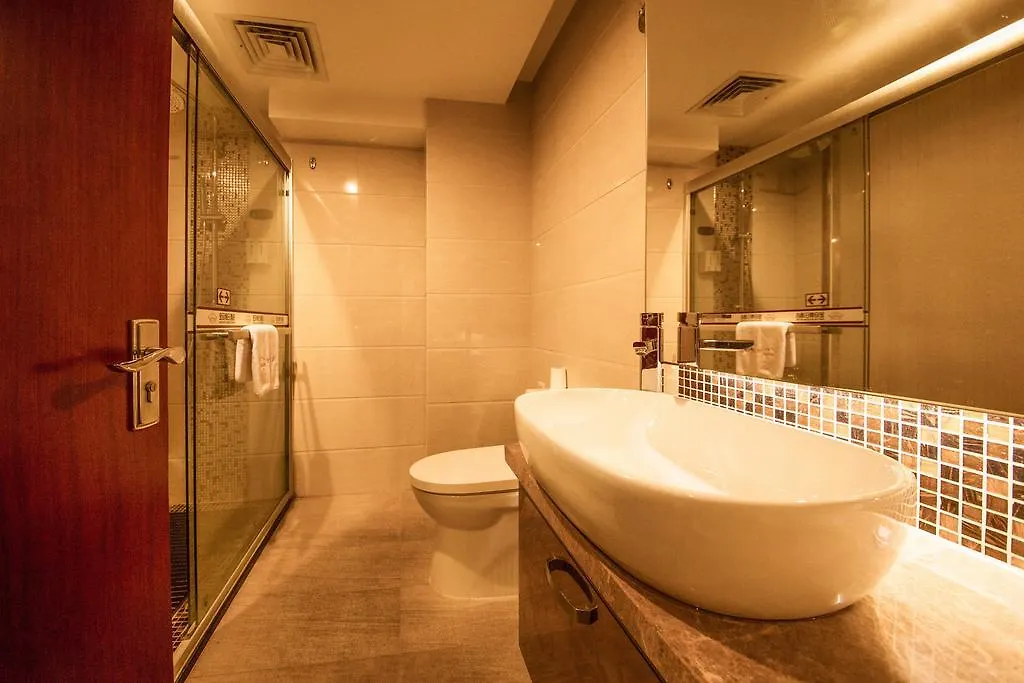 Zhuhai Jinguan Holiday Hotel 4*,  الصين