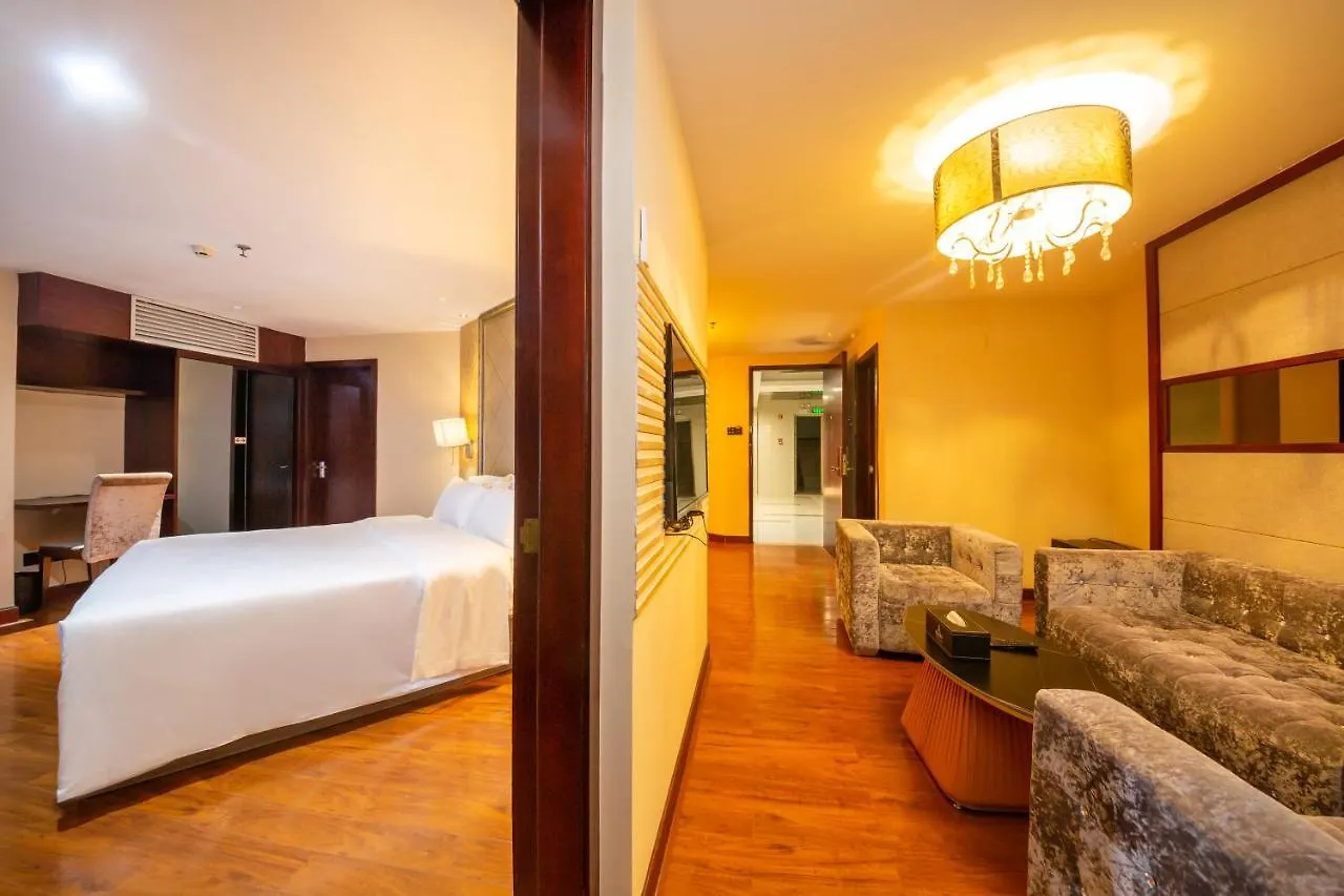 Zhuhai Jinguan Holiday Hotel 4*,  الصين