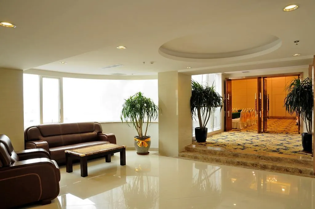 Zhuhai Jinguan Holiday Hotel 4*,